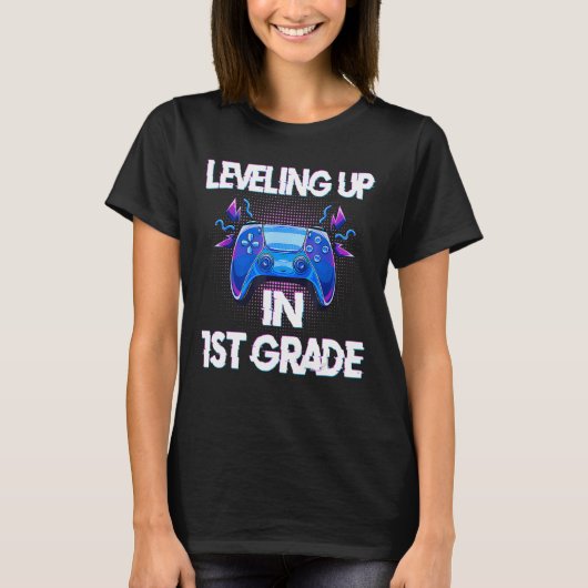 Video Gaming students Leveling up in First Grade T-Shirt (Vorderseite)