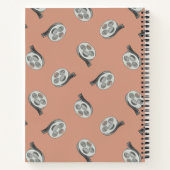 Videobänder mit grauem Muster, beige Notizblock (Rückseite)