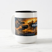 Videographer with action zweifarbige tasse (Vorderseite Links)