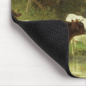 Vieh, das in einer Fluss-Landschaft wässert Mousepad (Ecke)