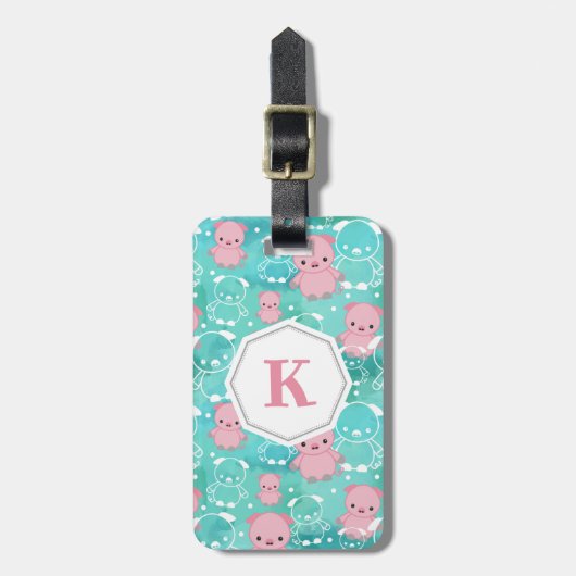 Viel der Schweine - mit Monogramm Gepäckanhänger (Vorderseite vertikal)