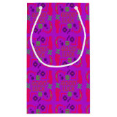 viel Glück dekoratives rosa Muster Kleine Geschenktüte (Rückseite)