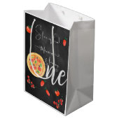 Viel Spaß, erster Pizza-Geburtstag Mittlere Geschenktüte (Rückseite Schrägansicht)