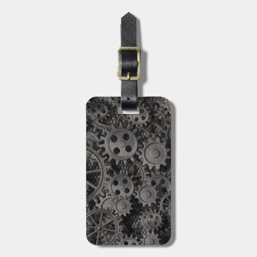 Viele alten rostigen Metallgänge oder Gepäckanhänger (Vorderseite vertikal)