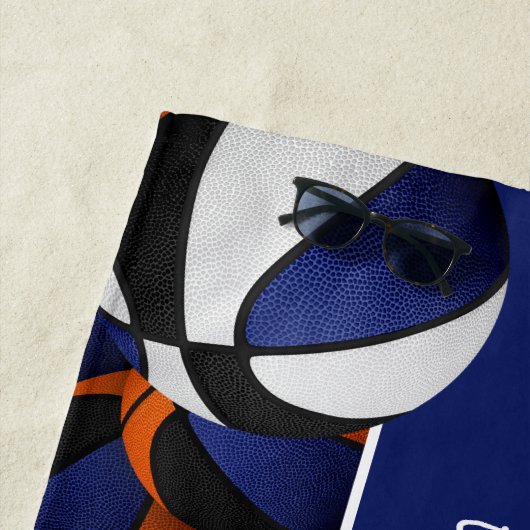 Viele Basketball blaue schwarze Teamfarben Strandtuch (Beispiel)
