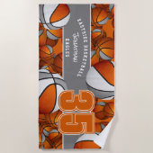 Viele Basketbälle mit orangegrauen Teamfarben Strandtuch (Vorderseite)