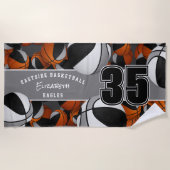 Viele Basketbälle mit schwarz-grauen Teamfarben Strandtuch (Vorderseite)