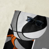 Viele Basketbälle mit schwarz-grauen Teamfarben Strandtuch (Beispiel)