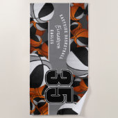 Viele Basketbälle mit schwarz-grauen Teamfarben Strandtuch (Vorderseite)