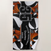 Viele Basketbälle Schwarz-weißer Teamname Strandtuch (Vorderseite)