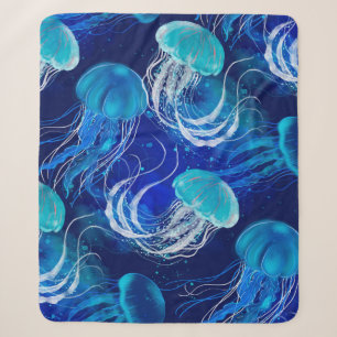 Viele blaue Quallen schwimmen unter Wasser. Nahtlo Sherpadecke