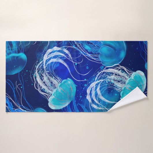 Viele blaue Quallen schwimmen unter Wasser. Seamle Badehandtuch (Badehandtuch)