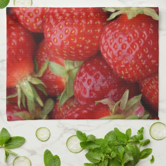 Viele Erdbeeren Handtuch (Gefaltet)