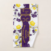 Viele Fußballbälle Mannschaftssportler nennen lila Handtuch (Handtuch)