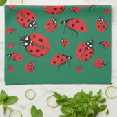 Viele Ladybugs Lucky Pattern Green Geschirrtuch (Gefaltet)