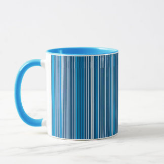 Viele mehrfarbige Streifen in blau Tasse