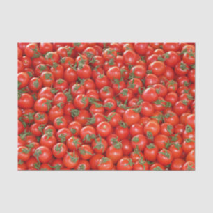 Viele rote KirschTomaten Seidenpapier