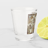 Viele schöne Blütenblätter der Rose Schnapsglas (Links)