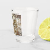 Viele schöne Blütenblätter der Rose Schnapsglas (Rechts)