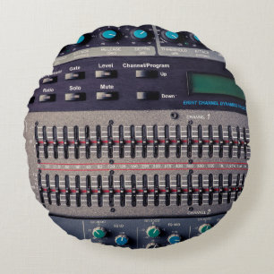 Viele Tasten auf einem Tonmischer in einem Aufnahm Rundes Kissen