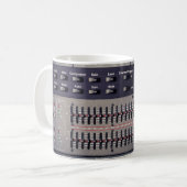 Viele Tasten Sound Mixer Studio Kaffeetasse (Vorderseite Links)