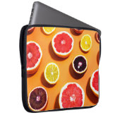 Viele verschiedene Zitrusfrüchte Muster im Sonnenl Laptopschutzhülle (Vorne Rechts)