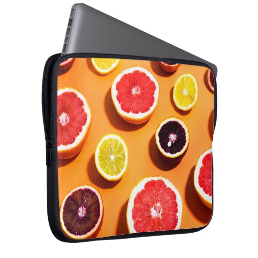 Viele verschiedene Zitrusfrüchte Muster im Sonnenl Laptopschutzhülle (Vorne Rechts)