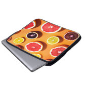 Viele verschiedene Zitrusfrüchte Muster im Sonnenl Laptopschutzhülle (Vorne Knopf)