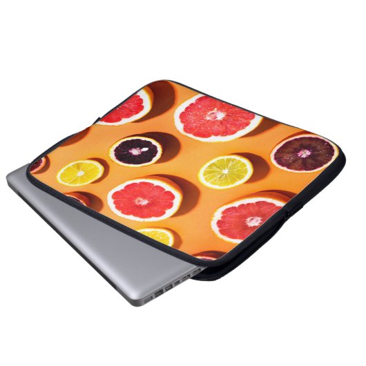 Viele verschiedene Zitrusfrüchte Muster im Sonnenl Laptopschutzhülle (Vorne Knopf)