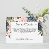 Vielen Dank Bereavement Navy Pink Floral Memorial Dankeskarte (Stehend Vorderseite)