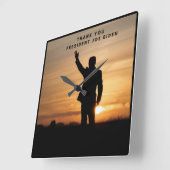 Vielen Dank, Präsident Joe Biden Quadratische Wanduhr (Winkel)