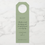 Vielen Dank Typografie Sage Green Name Wedding Flaschenanhänger<br><div class="desc">Ihre Trauzeugen werden an Ihrem Hochzeitstag hart arbeiten! Zeigen Sie Ihre Wertschätzung im Stil - geben Sie ihnen eine Flasche ihrer Lieblings-Tippel und präsentieren Sie sie mit diesem coolen Flaschenbügel, der vollständig anpassbar ist. Einfach mit dem Namen Ihres Empfängers, Ihrer eigenen Danksagung, Ihren Namen und Ihrem Hochzeitstermin personalisieren. Sie können...</div>
