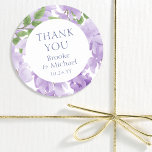 Vielen Dank Watercolor Wisteria Floral Wedding Runder Aufkleber<br><div class="desc">Vielen Dank Lila Watercolor Wisteria Floral Wedding Stickers bietet elegante Aquarellweiden-Blume in weicher Lavendel und lila mit grünen Blätter auf weißem Hintergrund mit "Danke" in modernen lila Kalligraphie-Skript mit Ihren Namen und Hochzeitstag unten. Für Sie entworfen von Evco Studio www.zazzle.com/store/evcostudio</div>