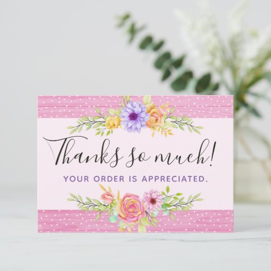 Vielen Dank, Whimsical Floral Rose Rustic Wood Car Einladung (Stehend Vorderseite)