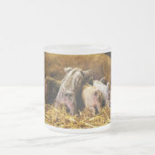 Vier Baby-Ferkel Mangalitsa Schweine, die Hintern Mattglastasse (Mittel)