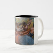 Vier Ballerinas auf Bühne (Ballett) (von Edgar Deg Zweifarbige Tasse (VorderseiteRechts)