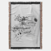 Vier Flaschen und weiße Blume Decke (Vorderseite Vertikal)