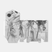 Vier Flaschen und weiße Blume Geschenkschachtel (Ungefaltet)