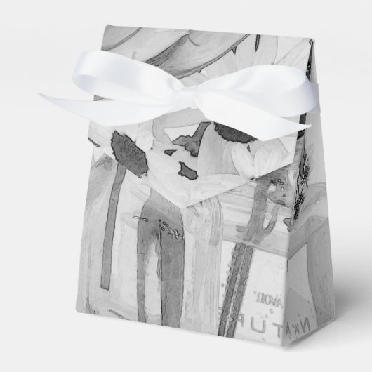 Vier Flaschen und weiße Blume Geschenkschachtel (Vorderseite)