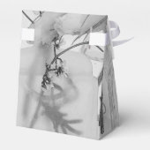 Vier Flaschen und weiße Blume Geschenkschachtel (Rückseite)