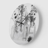 Vier Flaschen und weiße Blume Große Wanduhr (Winkel)