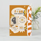 Vier je Groovy 4th Retro Karriere Geburtstag Einladung (Stehend Vorderseite)