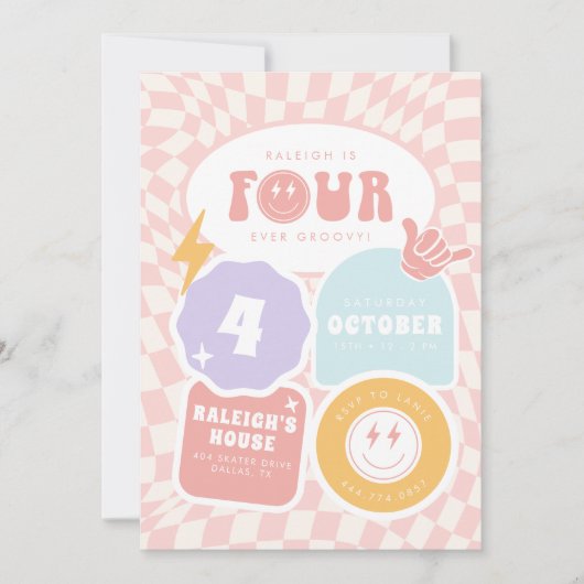 Vier je Groovy | Mädchen 4. Retro Skater Geburtsta Einladung (Vorderseite)