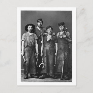 Vier junge Schmiede - Vintage-Foto von 1881 Postkarte