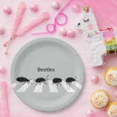 Vier Käfer, die über einen Crosswalk in London… Pappteller (Party)