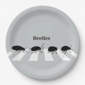 Vier Käfer, die über einen Crosswalk in London… Pappteller (Vorderseite)