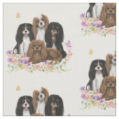 Vier Kavalier King Charles Spaniels in Blume  Stoff (Nahaufnahme)