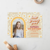 Vier Mal am 4. Geburtstag | Retro D Mitteilungskarte (Vorderseite/Rückseite Beispiel)