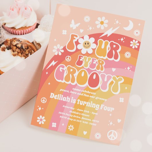 Vier mal Groovy Hippie 4. Geburtstag Party Einladung