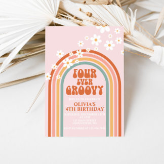 Vier mal Groovy Sommerregenbogen 4. Geburtstag Einladung